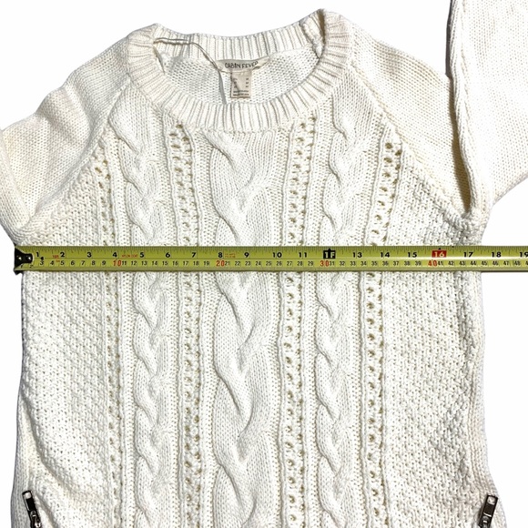 White Knitted Sweater- Medium - Picture 4 of 7